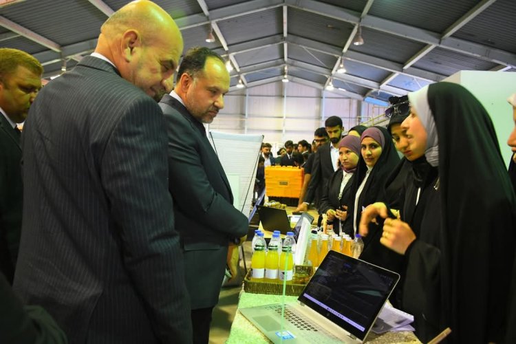 رئيس جامعة الفرات الأوسط يفتتح معرض مشاريع التخرج في الكلية التقنية الهندسية النجف